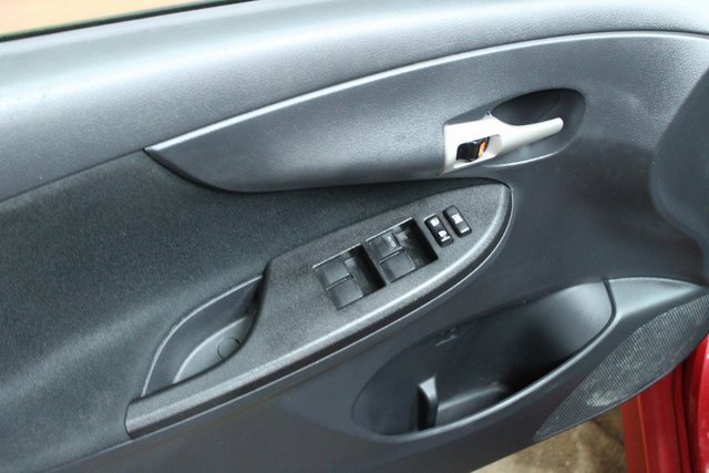 Used 2010 Toyota Corolla S image 11