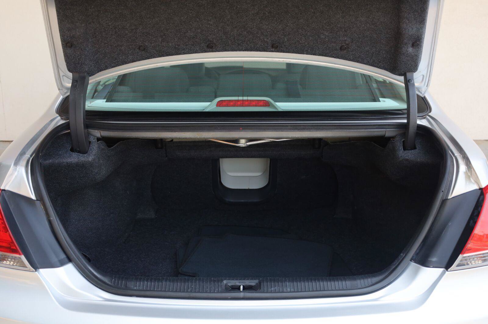 Used 2011 Toyota Avalon Limited FWD image 13