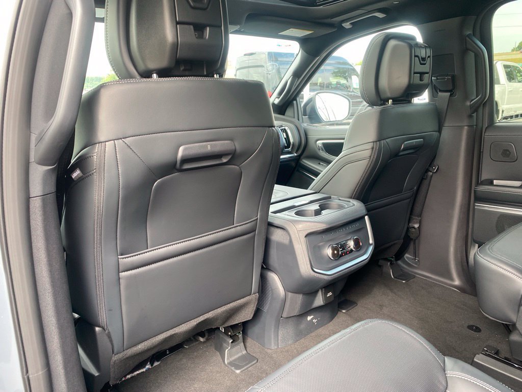 New 2027 Ford Expedition Platinum w/ Stealth Performance Package AWD/4WD image 31