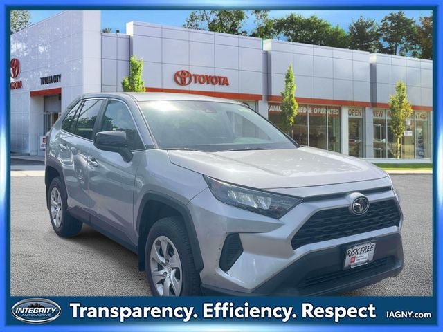 Used 2022 Toyota RAV4 LE AWD/4WD image 1