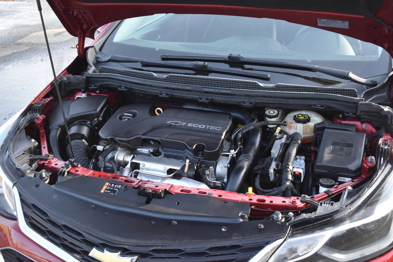 Used 2017 Chevrolet Cruze LT FWD image 32