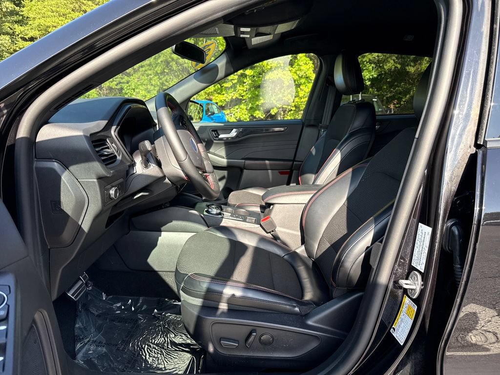 Used 2024 Ford Escape ST-Line w/ Tech Pack #1 FWD image 21