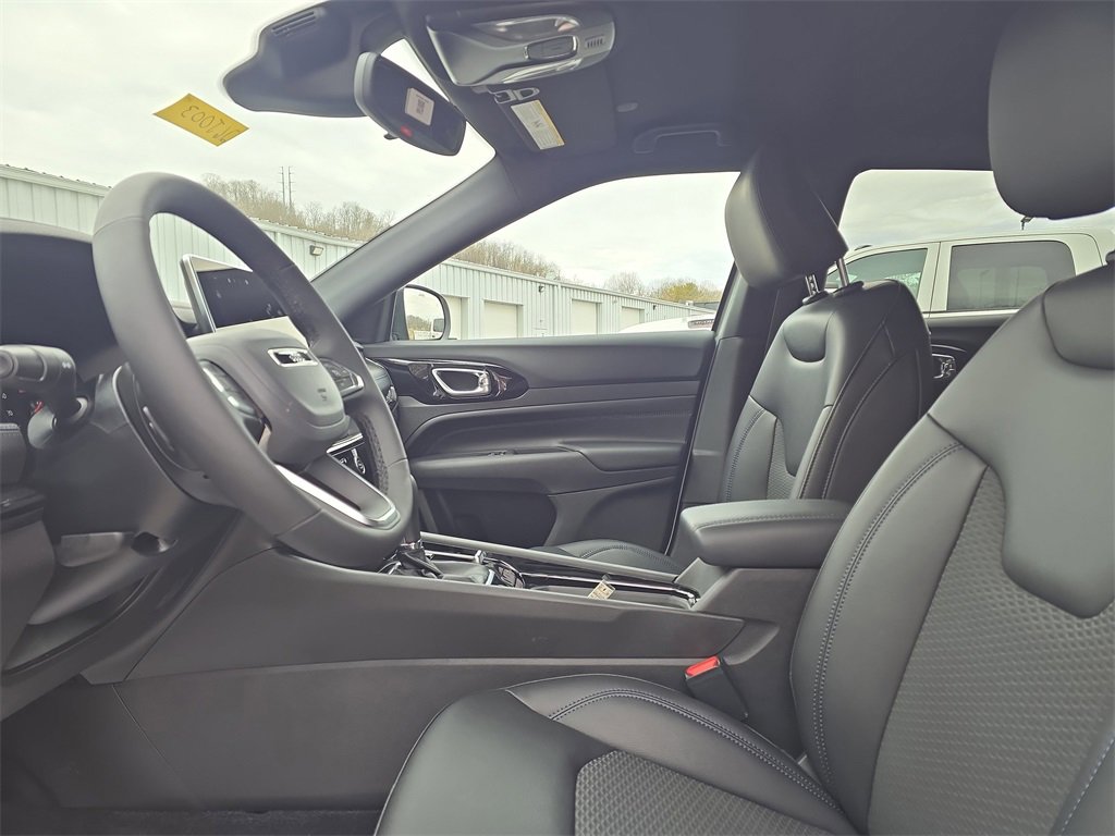 New 2026 Jeep Compass Latitude image 11