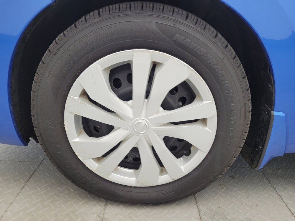Used 2021 Nissan Versa S FWD image 31