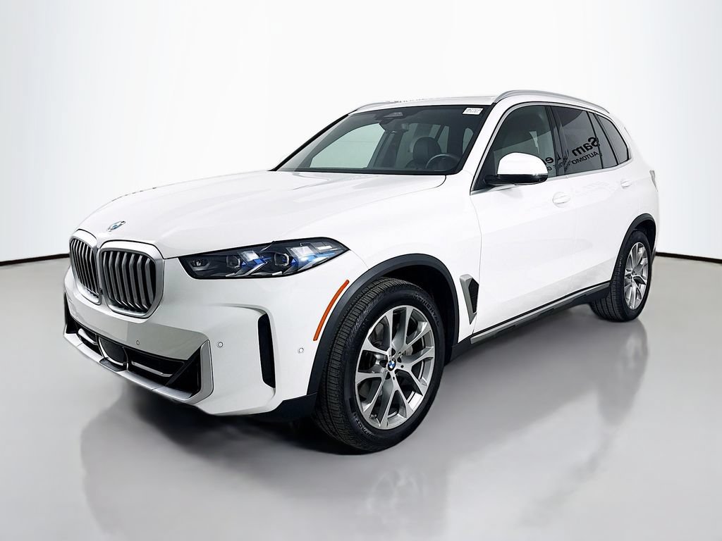 Used 2024 BMW X5 xDrive40i w/ Premium Package AWD/4WD image 3