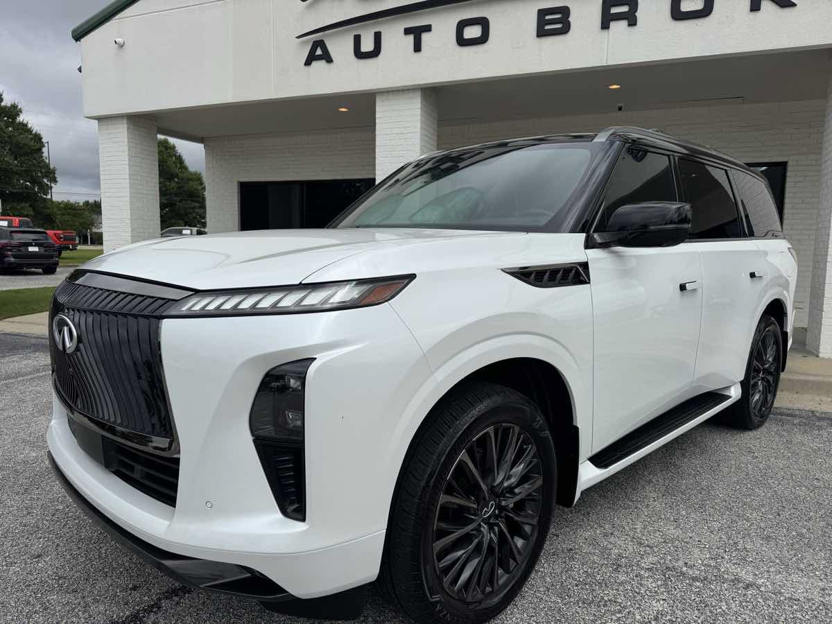 Used 2025 INFINITI QX80 Autograph w/ Autograph Exterior Package AWD/4WD image 42