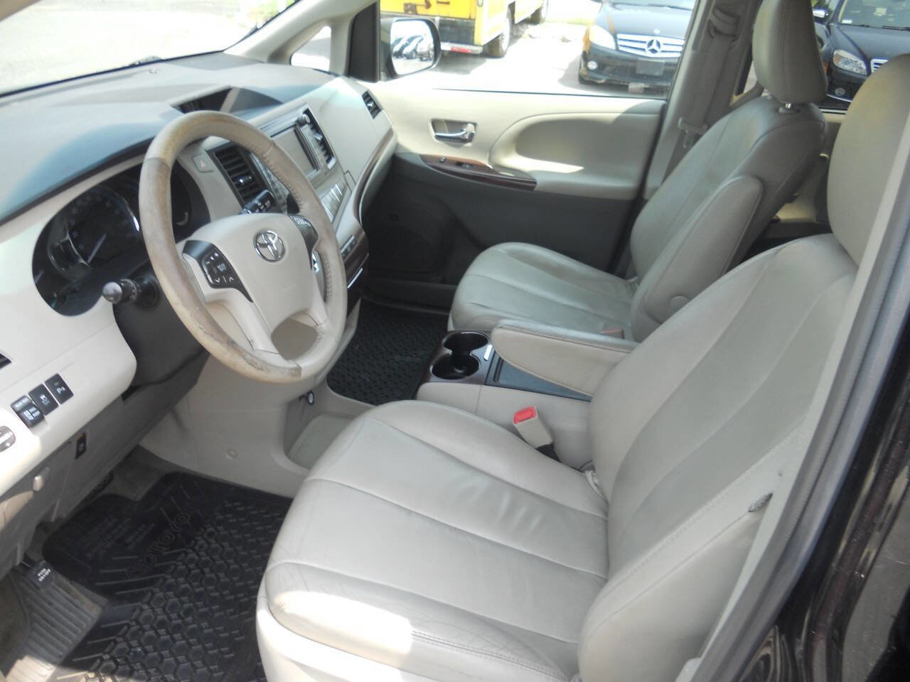 Used 2012 Toyota Sienna XLE w/ XLE Navigation Pkg image 14
