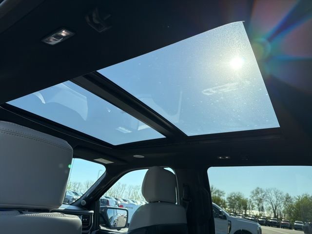 Used 2023 Ford F150 Lightning Platinum AWD/4WD image 26