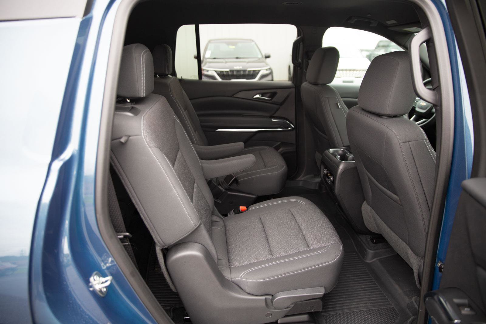 Used 2025 Chevrolet Traverse LT w/ Driver Confidence Package AWD/4WD image 23