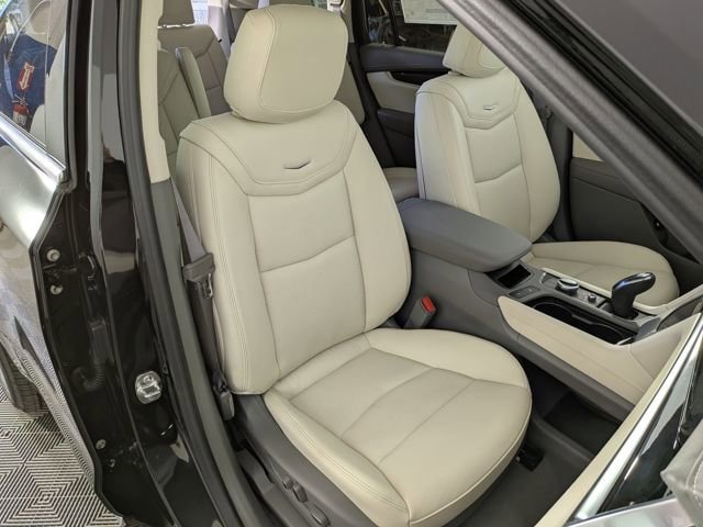 New 2025 Cadillac XT6 Premium Luxury w/ LPO, Floor Liner Package image 33