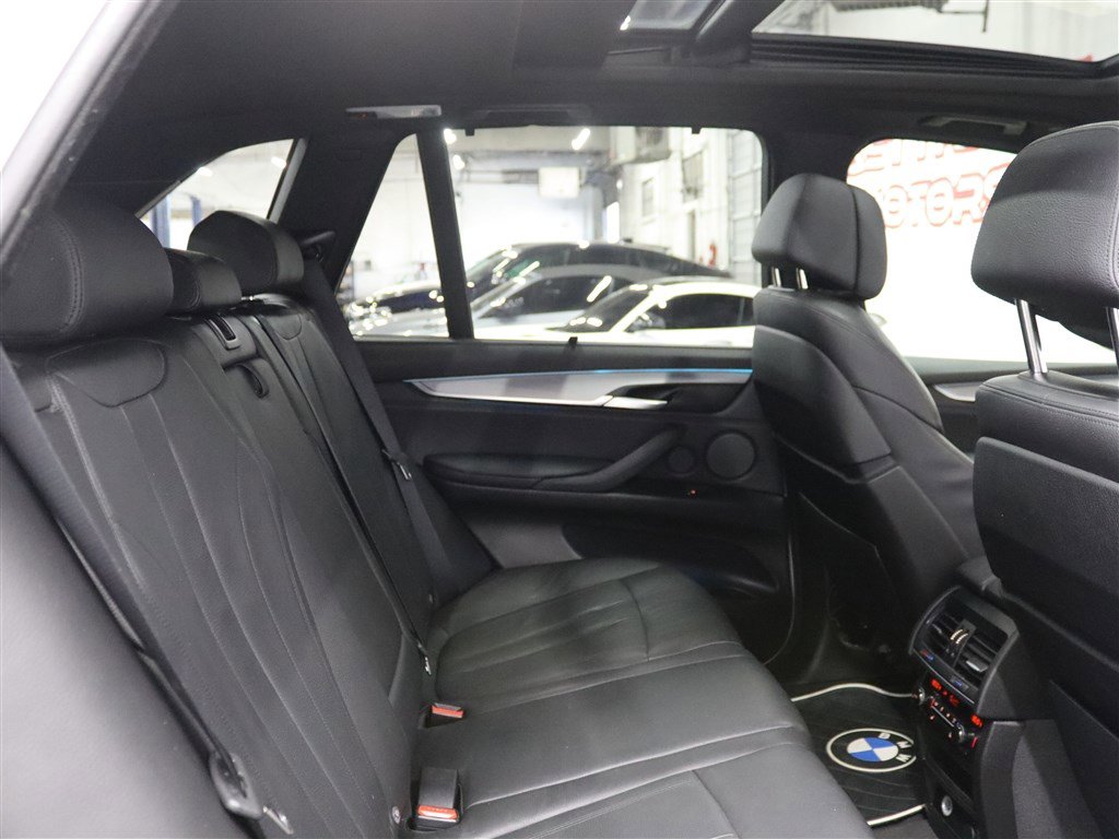 Used 2017 BMW X5 xDrive50i AWD/4WD image 23