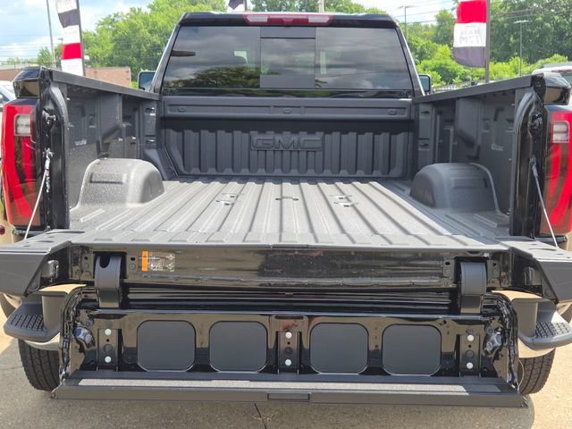 New 2026 GMC Sierra 3500 SLT w/ SLT Premium Package AWD/4WD image 23