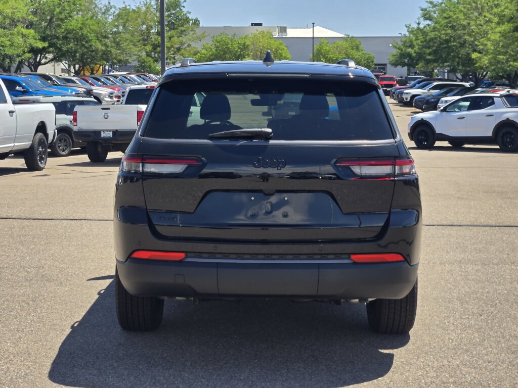New 2026 Jeep Grand Cherokee L Altitude AWD/4WD image 4