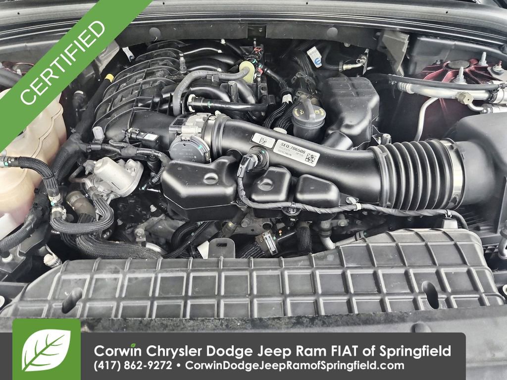 Used 2023 Jeep Grand Cherokee Laredo AWD/4WD image 32