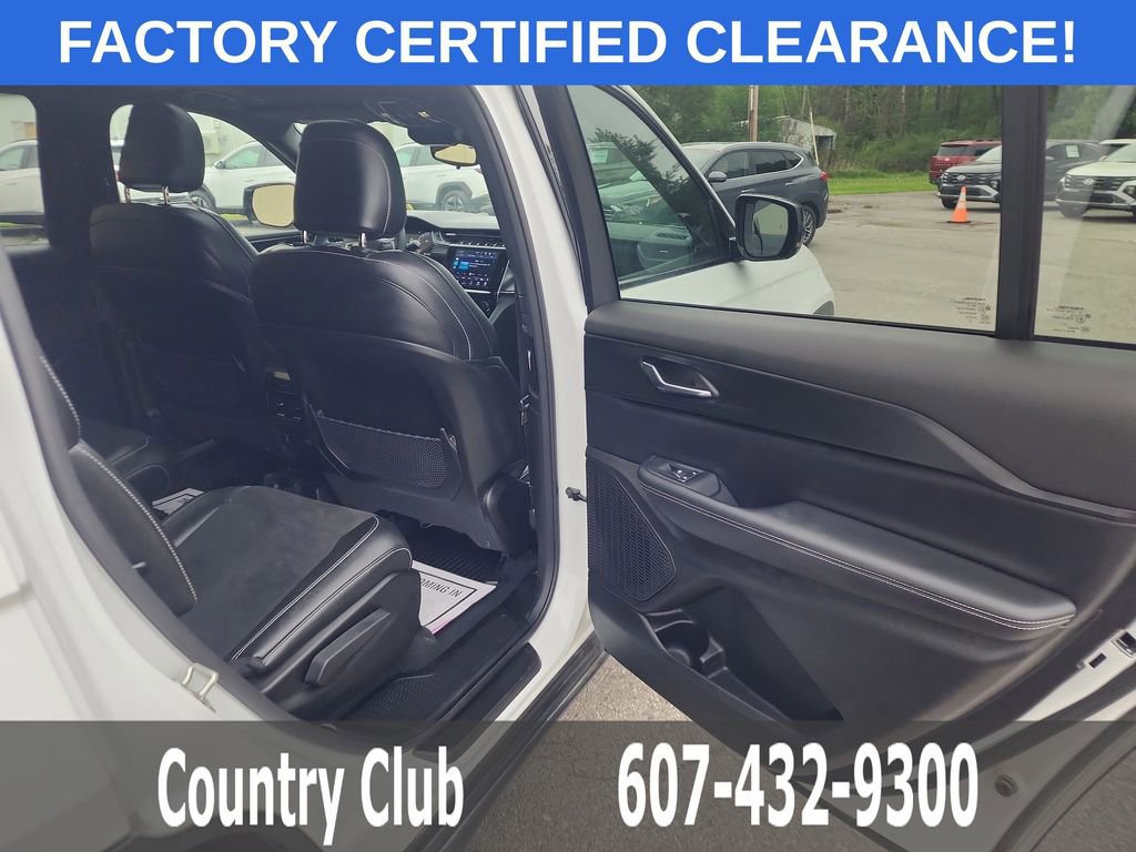 Used 2024 Jeep Grand Cherokee L Altitude AWD/4WD image 34
