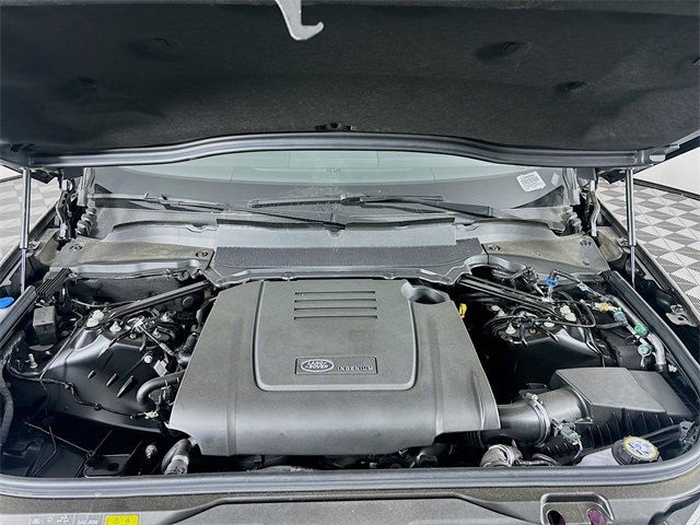 Used 2024 Land Rover Discovery Dynamic SE image 30