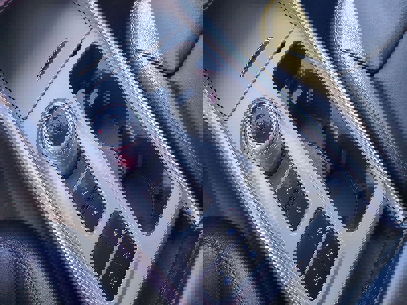 Used 2023 Ford Explorer Limited image 31