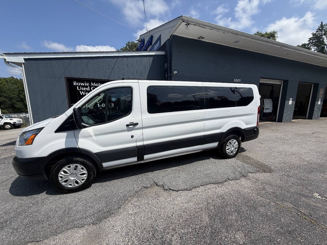 Used 2019 Ford Transit 350 XLT RWD image 2