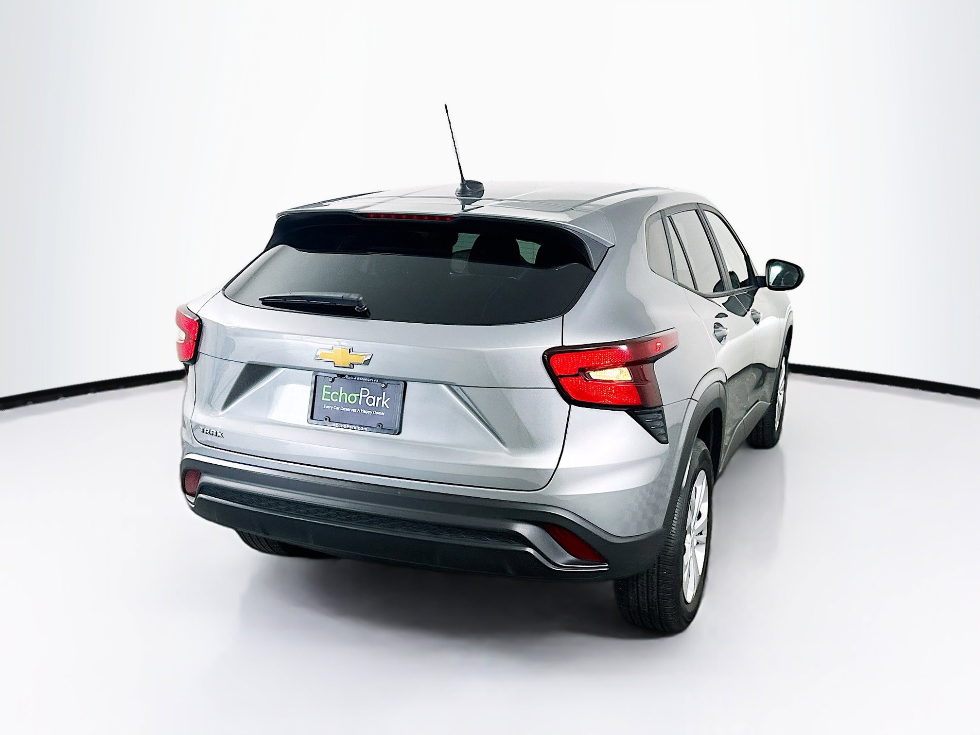 Used 2024 Chevrolet Trax LS FWD image 9