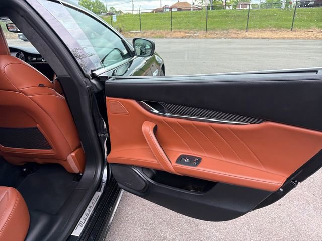 Used 2023 Maserati Quattroporte Modena Q4 AWD/4WD image 34