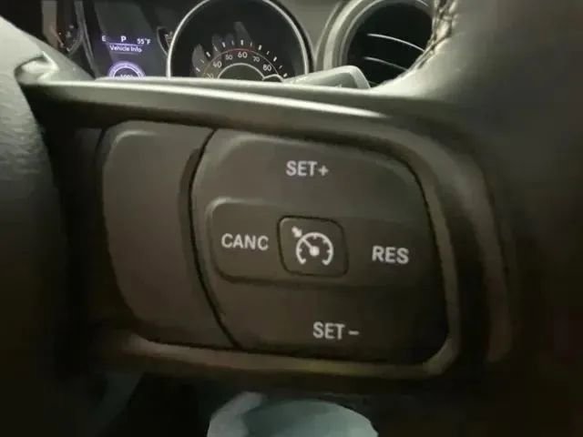 Used 2022 Jeep Wrangler Sport AWD/4WD image 23