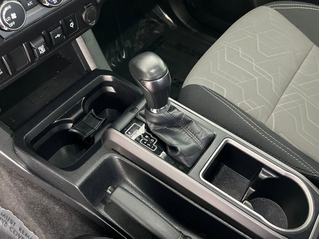 Used 2020 Toyota Tacoma TRD Off-Road AWD/4WD image 25