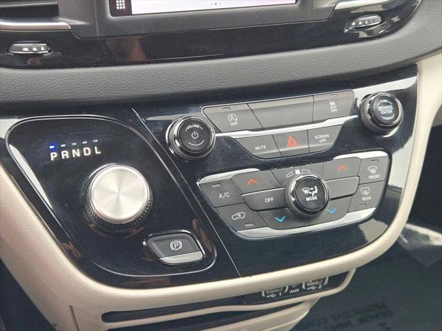 Certified 2023 Chrysler Voyager LX FWD image 25