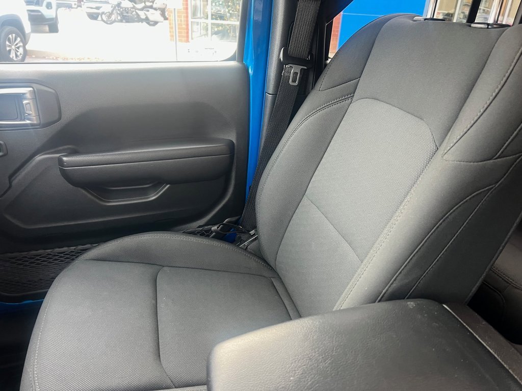 Used 2021 Jeep Gladiator Sport image 15