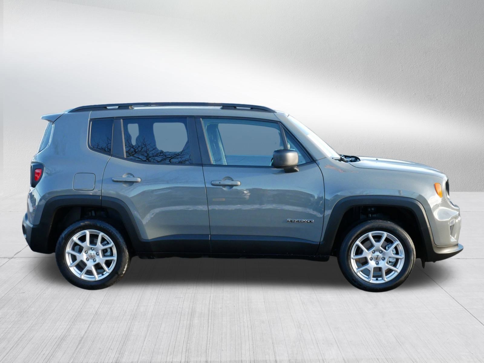Used 2022 Jeep Renegade Latitude w/ Convenience Group image 8