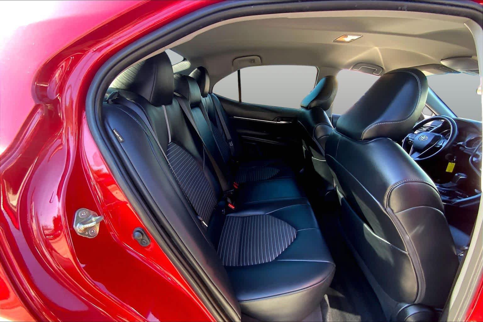 Used 2020 Toyota Camry SE FWD image 21