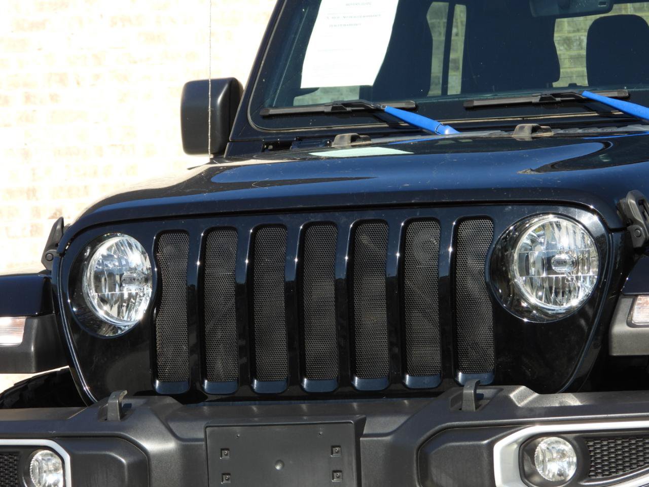 Used 2023 Jeep Gladiator Willys AWD/4WD image 90