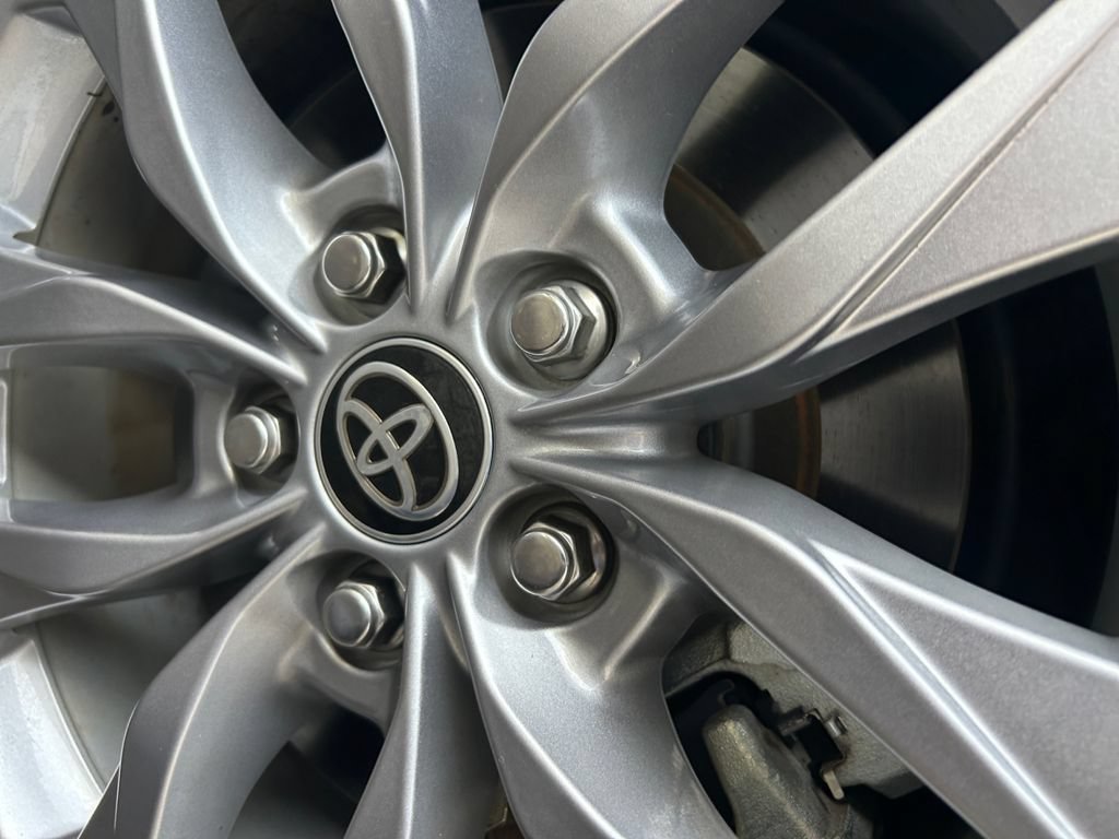 Used 2022 Toyota Sienna XLE w/ XLE Plus Package FWD image 23