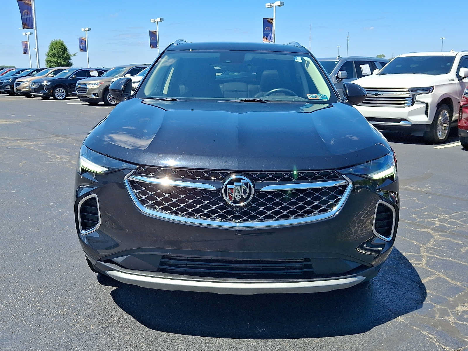 Used 2023 Buick Envision Avenir AWD/4WD image 2