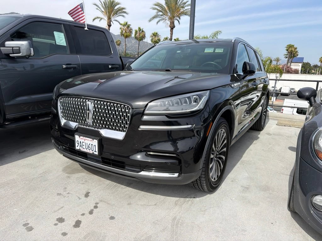 Used 2022 Lincoln Aviator Reserve AWD/4WD image 3