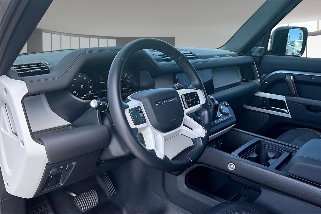 Certified 2024 Land Rover Defender 110 X-Dynamic SE AWD/4WD image 15