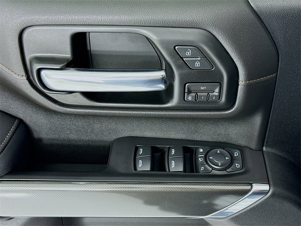 Used 2020 GMC Sierra 2500 AT4 w/ AT4 Premium Package image 11