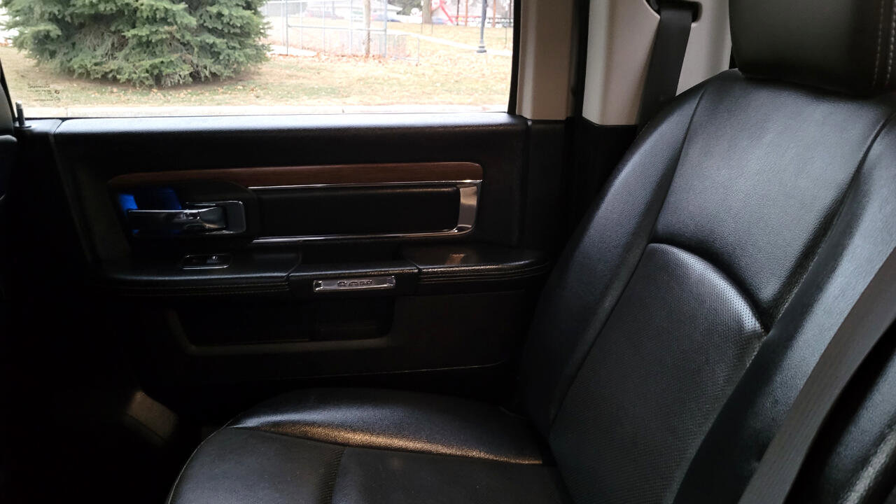 Used 2017 RAM 1500 Laramie image 43