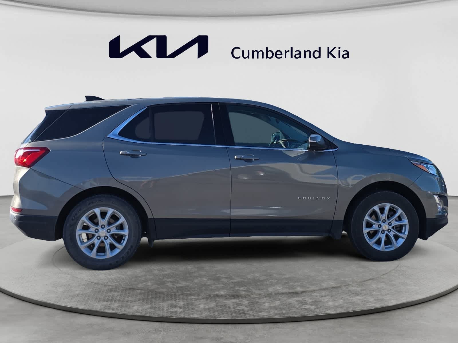 Used 2018 Chevrolet Equinox LT FWD image 3
