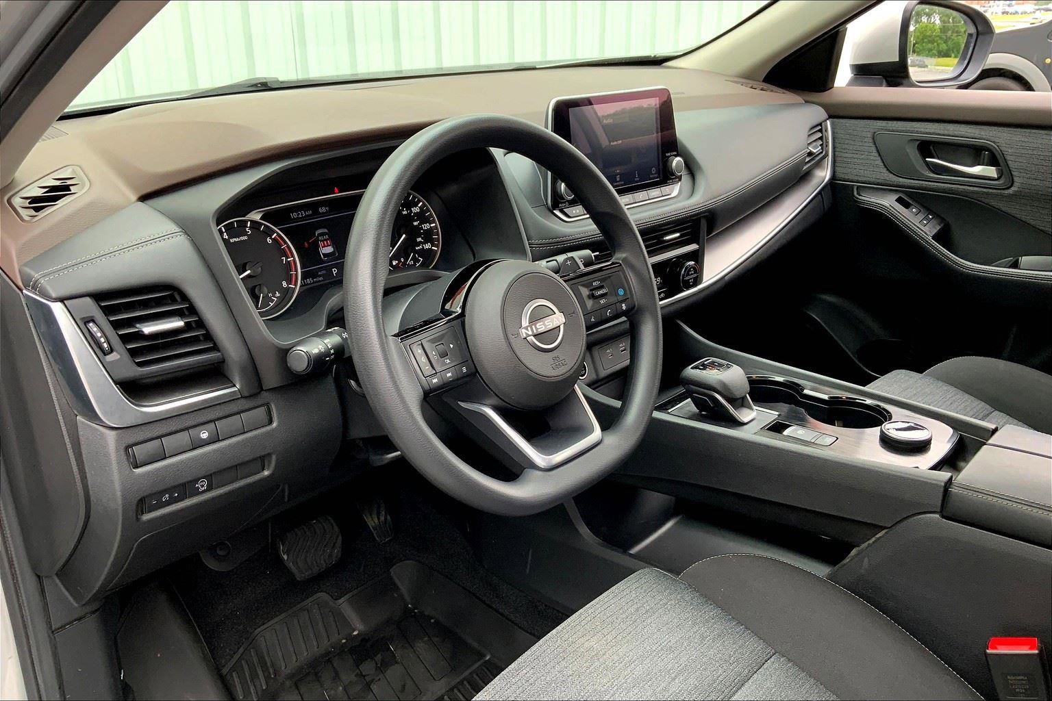 Used 2023 Nissan Rogue SV AWD/4WD image 13