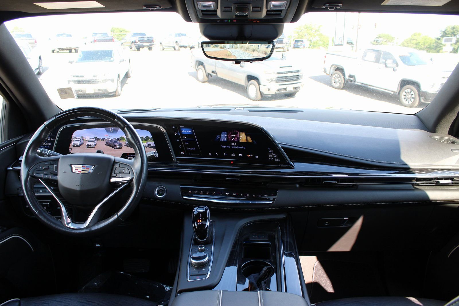 Used 2023 Cadillac Escalade ESV Sport AWD/4WD image 9