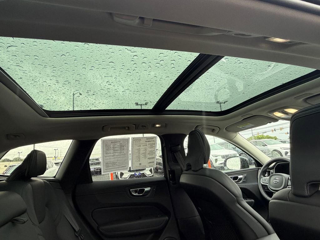 Certified 2023 Volvo XC60 B5 Plus w/ Climate Package AWD/4WD image 16