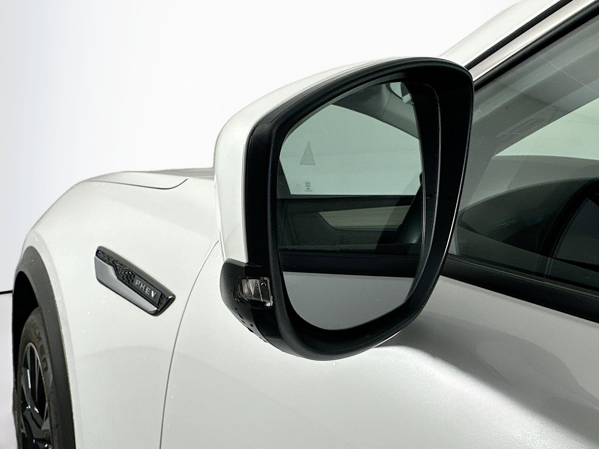 Used 2024 MAZDA CX-90 Plug-In Hybrid w/ Premium Pkg AWD/4WD image 16