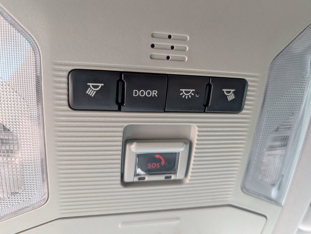Used 2021 Toyota RAV4 XLE FWD image 12
