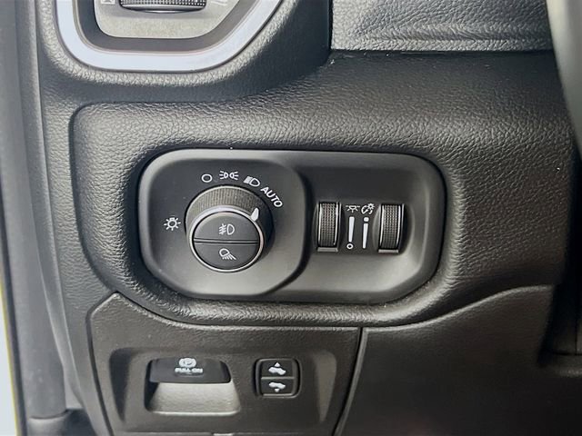 Used 2022 RAM 1500 Laramie AWD/4WD image 12