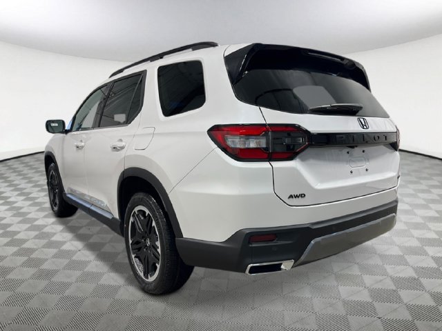 New 2026 Honda Pilot Touring image 4