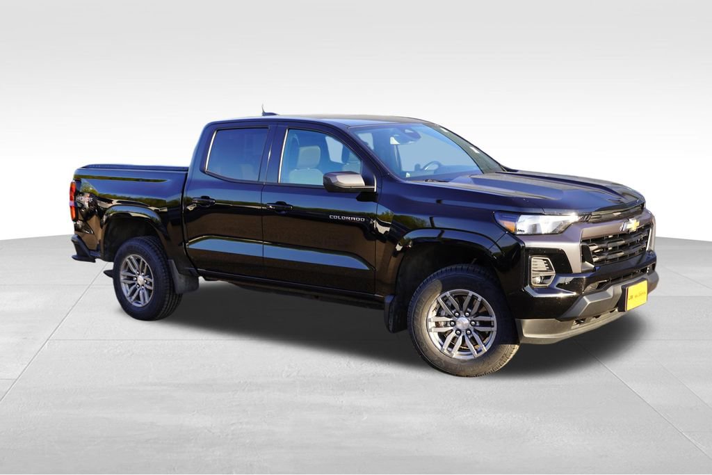 Certified 2023 Chevrolet Colorado LT w/ LT Convenience Package II AWD/4WD image 2