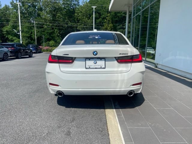 Used 2024 BMW 330i xDrive Sedan w/ Premium Package AWD/4WD image 8