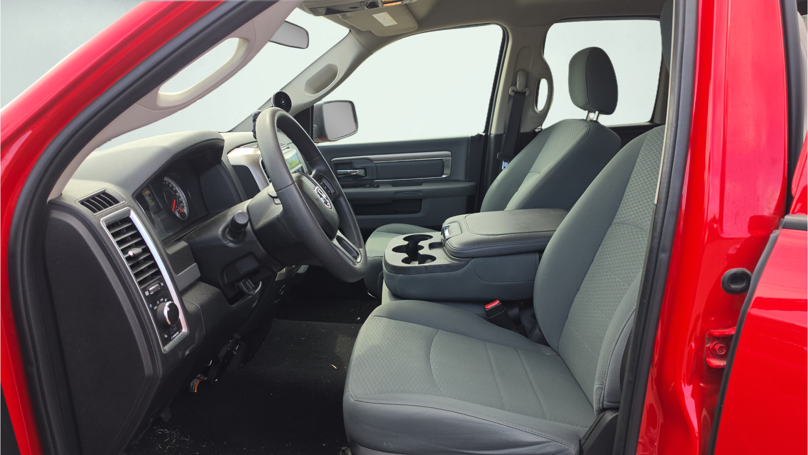 Used 2018 RAM 1500 Classic SLT AWD/4WD image 18