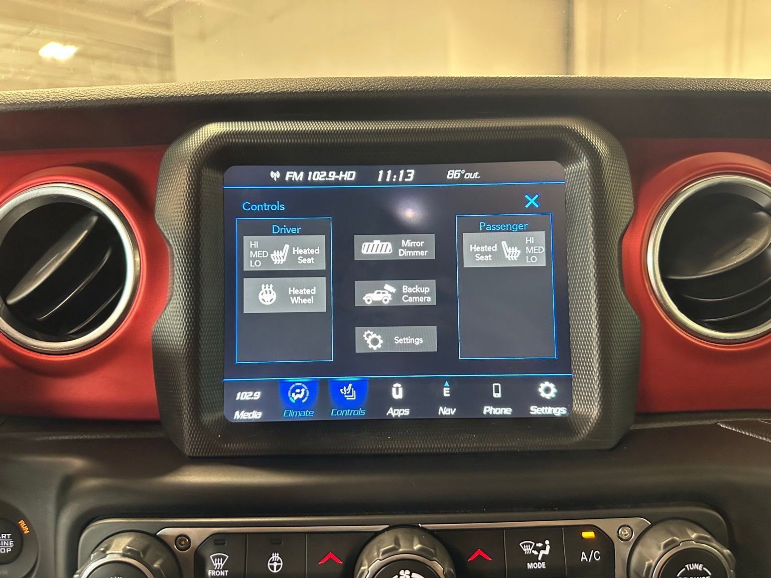 Used 2021 Jeep Wrangler Unlimited Rubicon w/ Xtreme Recon 35" Tire Package AWD/4WD image 28