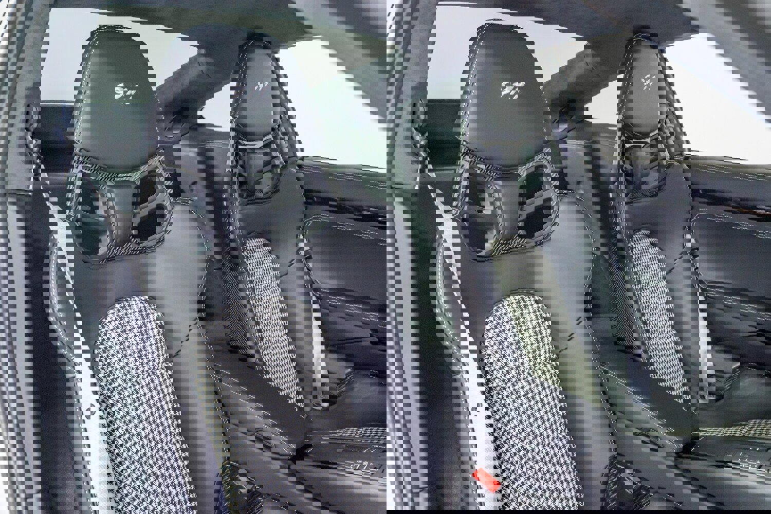 Used 2018 Porsche 911 Carrera T w/ Carrera T Interior Package image 30